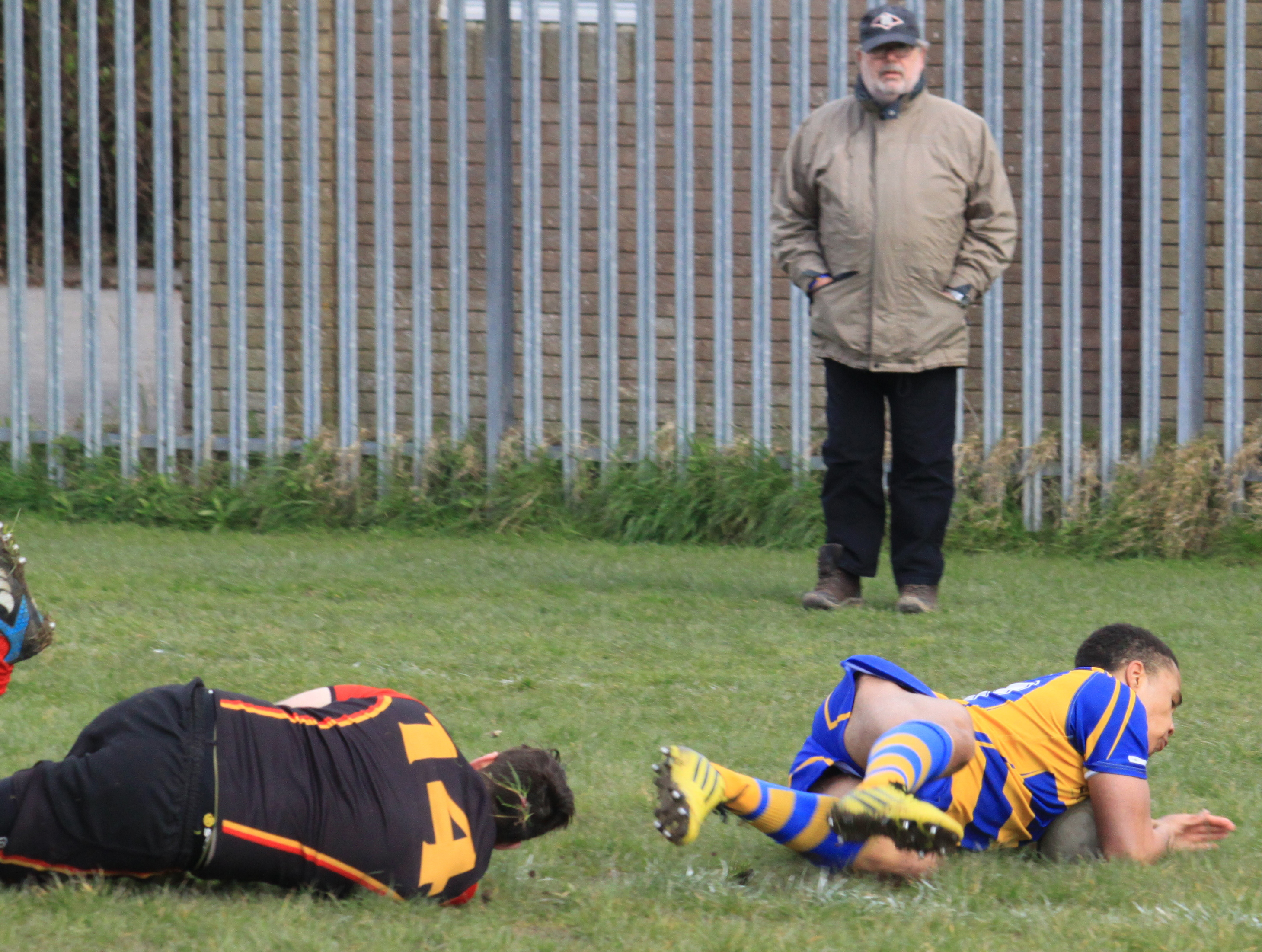 Kev Weaver: Cameron Maslen scores, Fordie is playing statues...