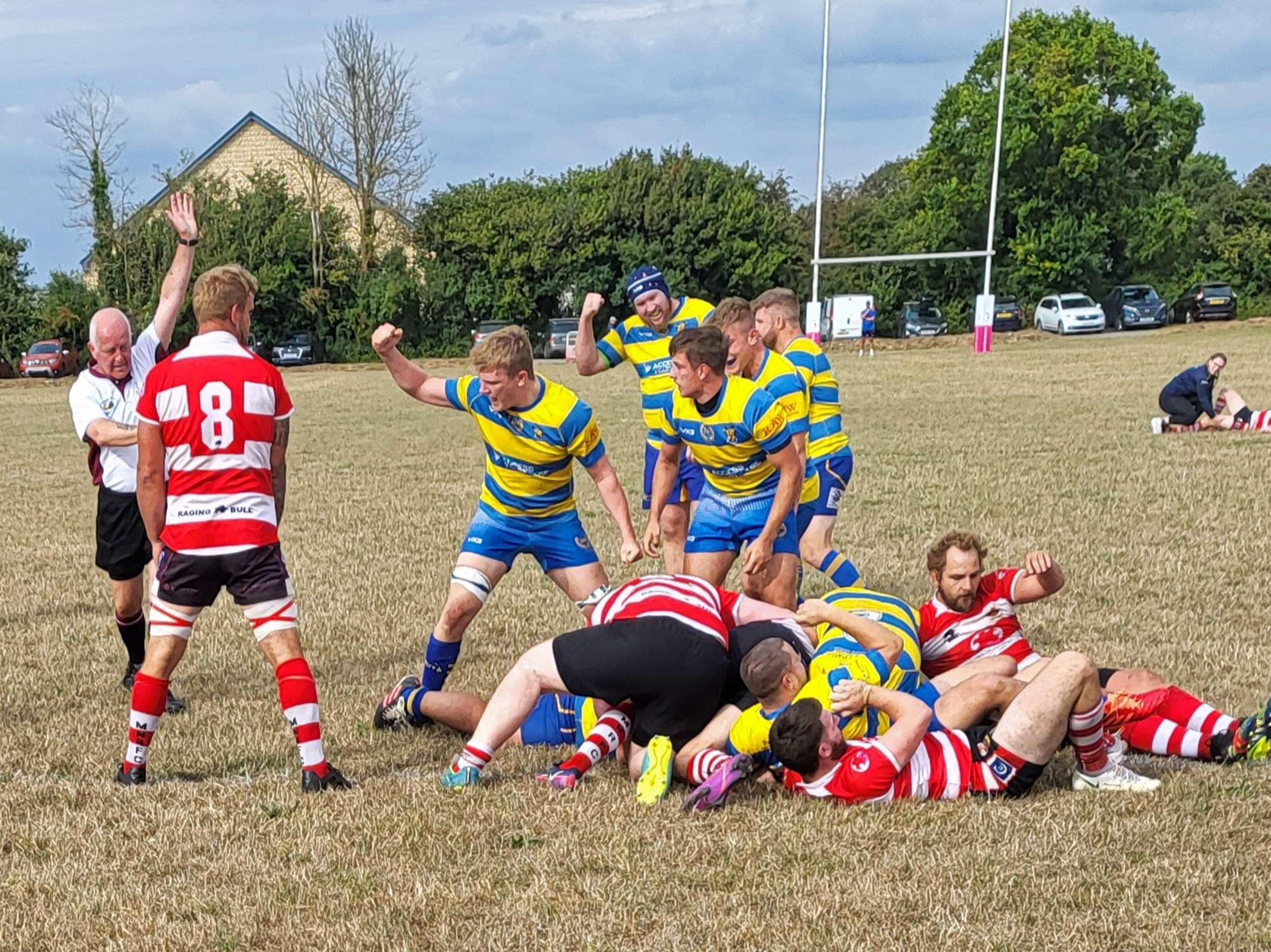 Largenton burrows and scores