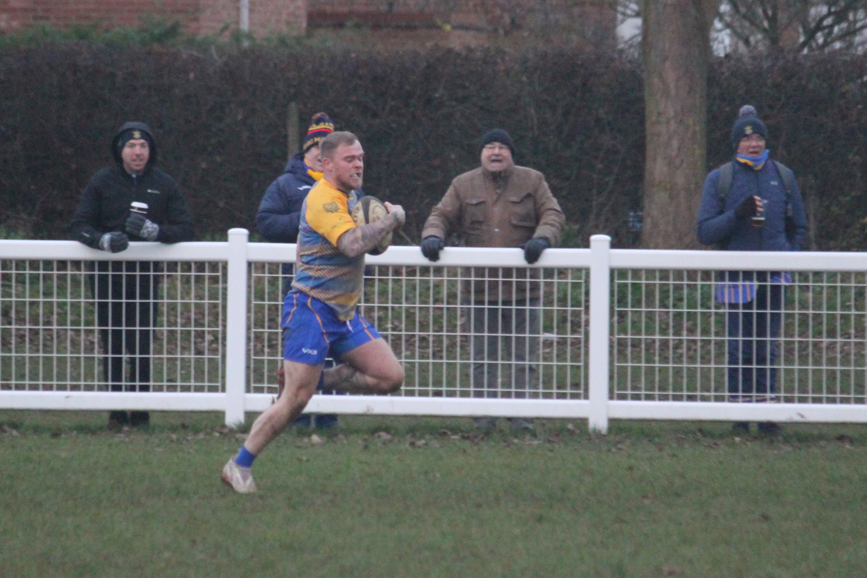 Matthew Mannion on his way to the try line...